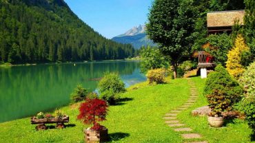 Best Travel Agent and Tour Agency In Srinagar Jammu Kashmir Leh Ladakh Pahalgam Gulmarg Sonmarg Dal Lake Houseboat Shikara Snow Summer Winter in Kashmir